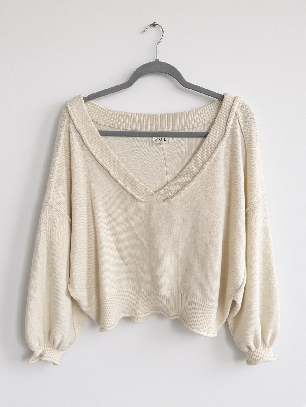 POL Cream V-Neck Balloon Sleeve Cropped Knit Sweater | Size M | Oversized